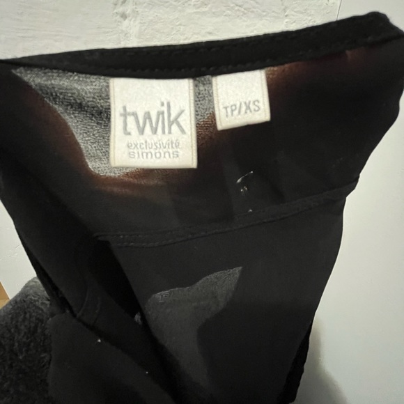 Black sleeveless tank top blouse from Simons Size M - Picture 5 of 5